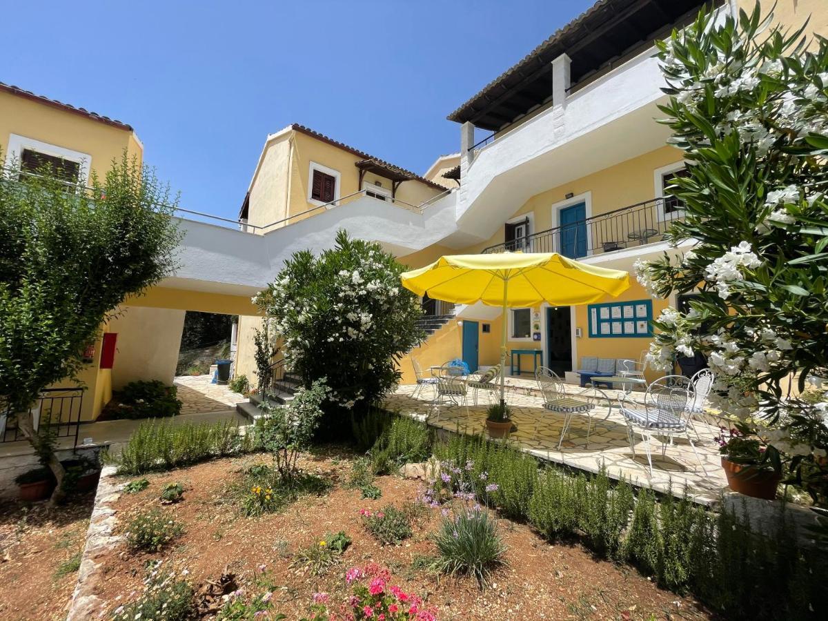 Sunflower Apartments&Studios Kassiopi Exterior foto