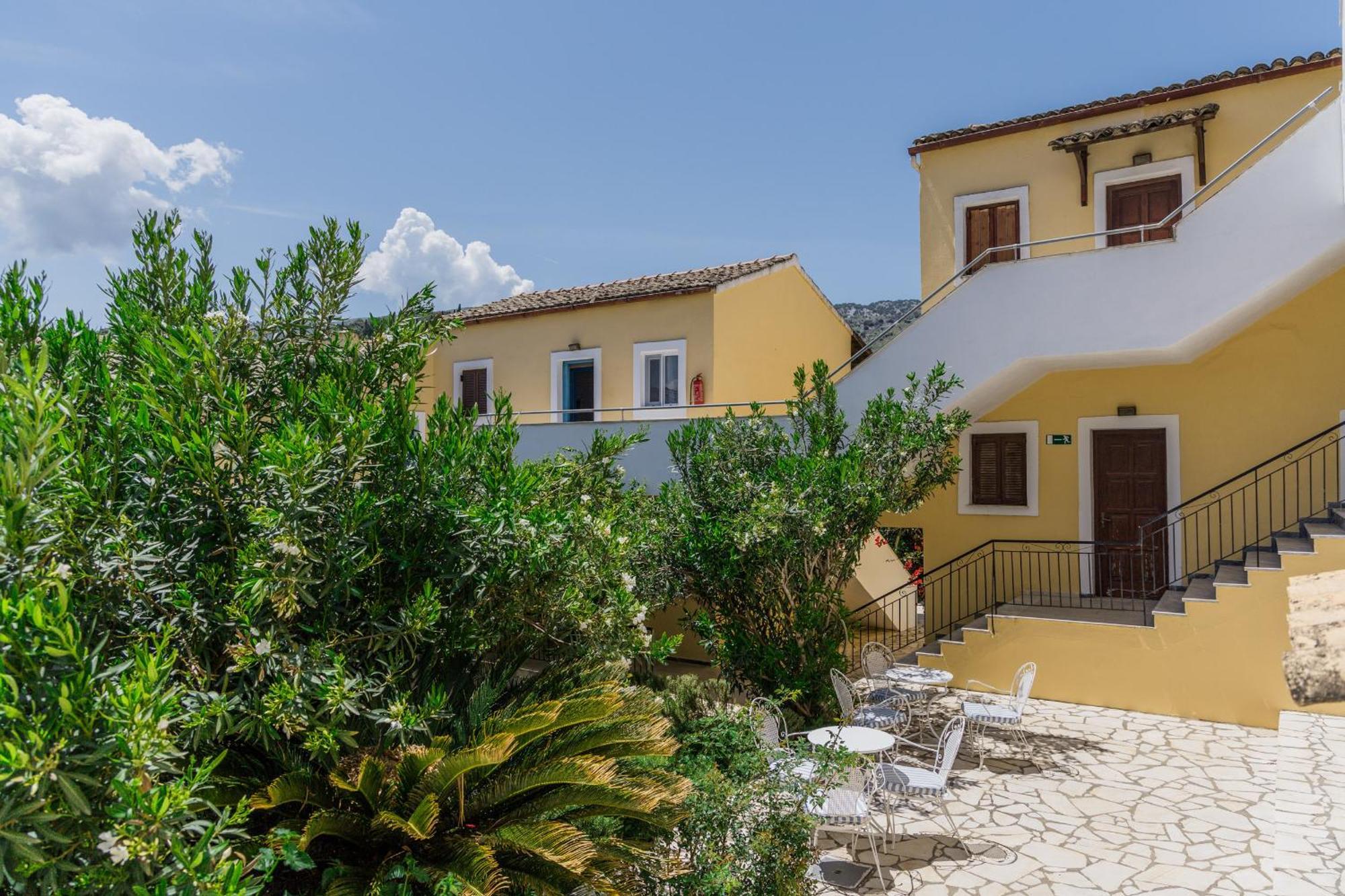 Sunflower Apartments&Studios Kassiopi Exterior foto